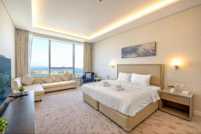 Opulent Studio in Palm Tower with Sea View
